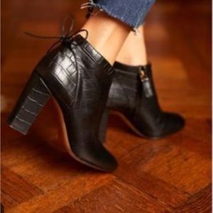 Sezane Pamela boots in black croc. Size: FR38/US7
